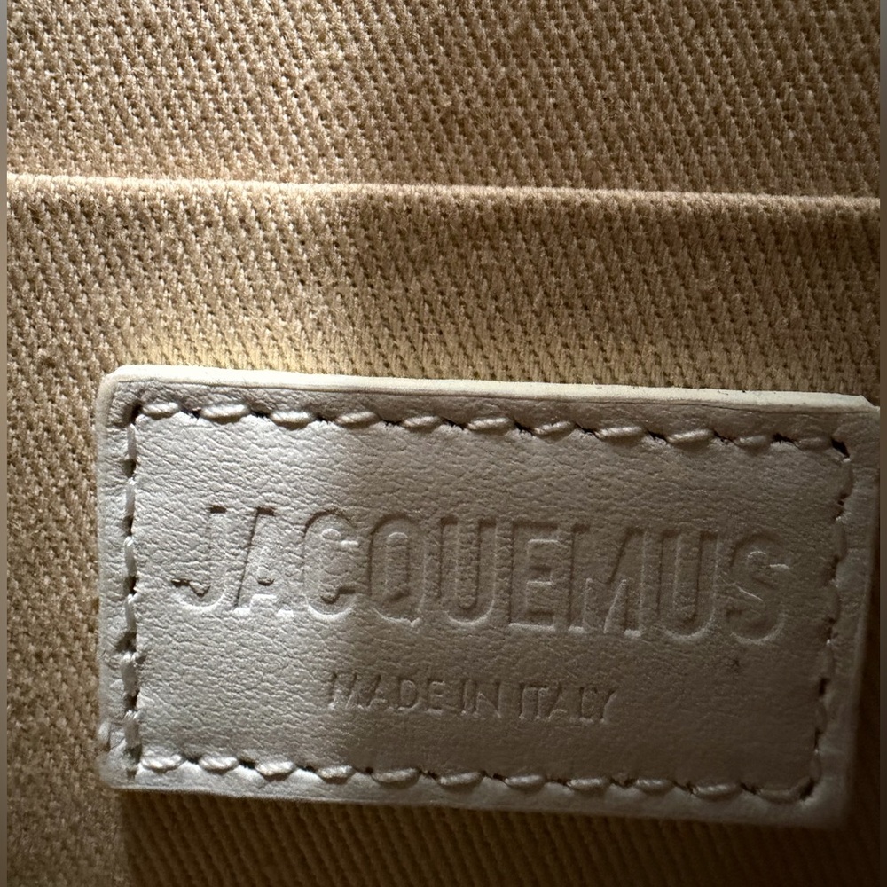 Jacquemus Elegant White Mini Bag - Picture 6 of 11